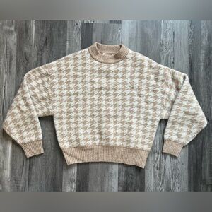 Adorable XS cropped sweater for winter